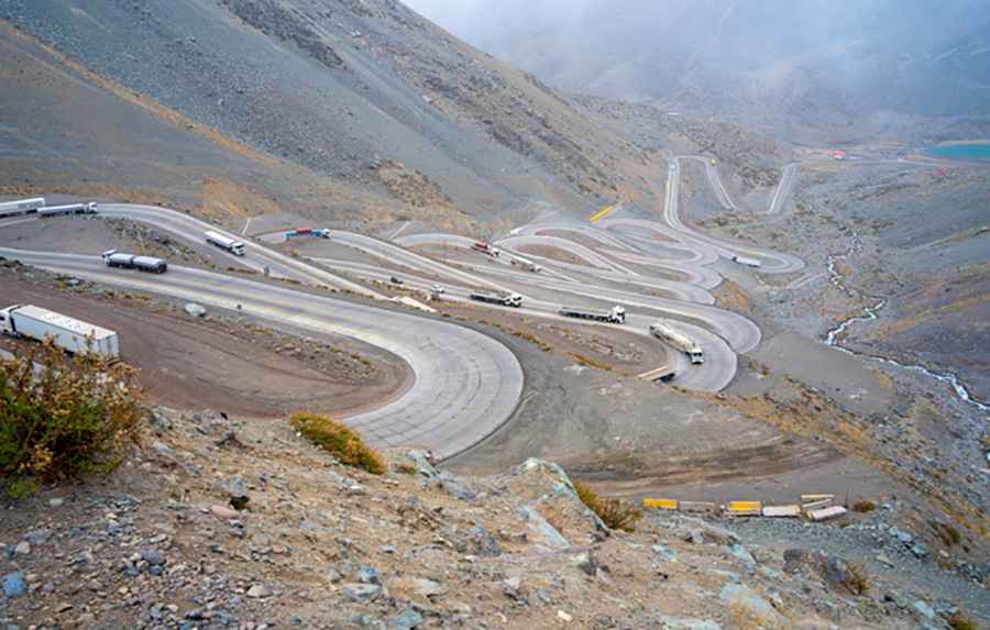 Trucks Built for Brutal Roads: Surviving America’s Deadliest Routes