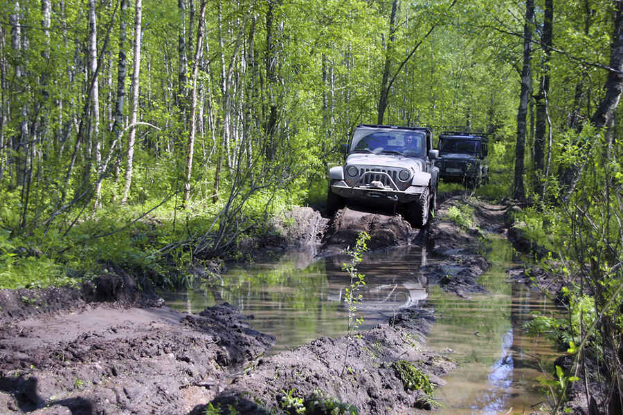 Best 4x4 Off-road Cars for Dangerous Road Trips