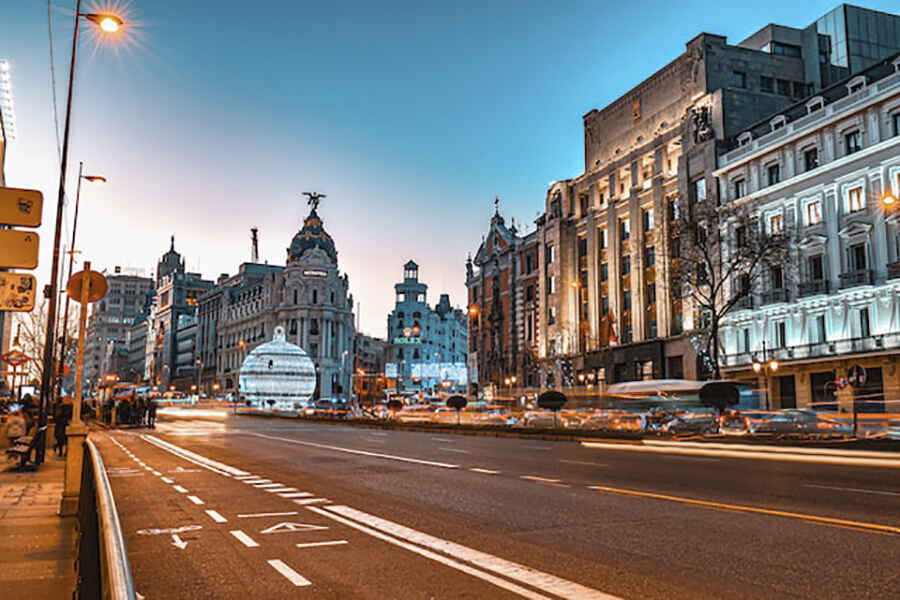 Exploring Madrid on Wheels: The Feasibility of Renting a Car for Tourism in the Spanish Capital