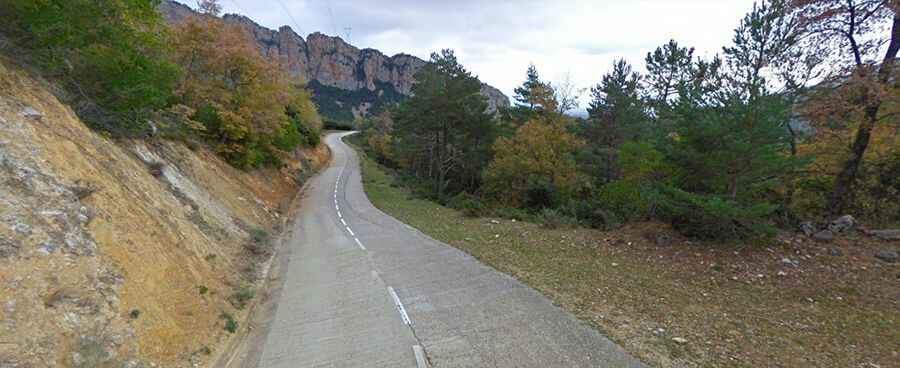 Road to Sobrón Alto