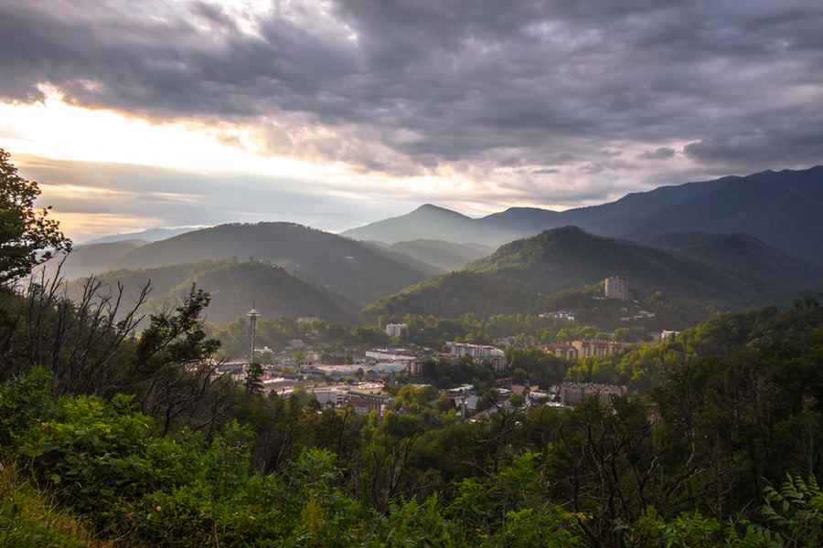 Mountain Memories: A Family’s Guide to Exploring the Best of Gatlinburg