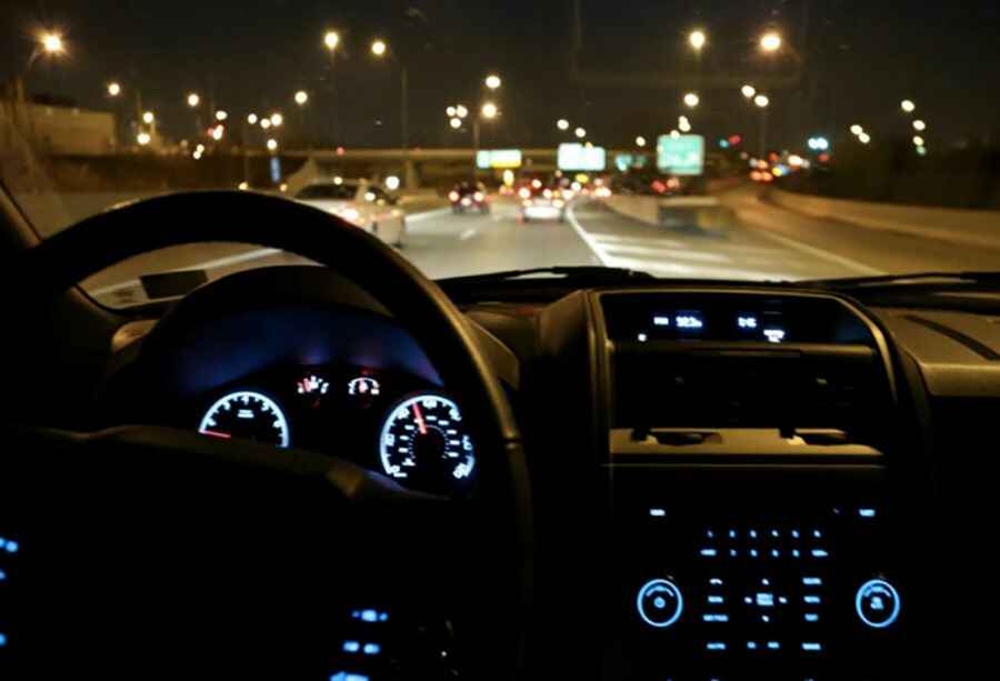 7 Safety Tips For Driving At Night On The American Roads