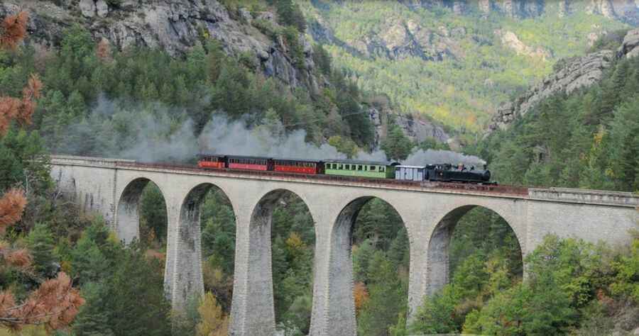 10 Most Scenic Railroads Across France 