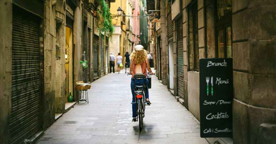 Essential Packing List for Female Cyclists Across Europe