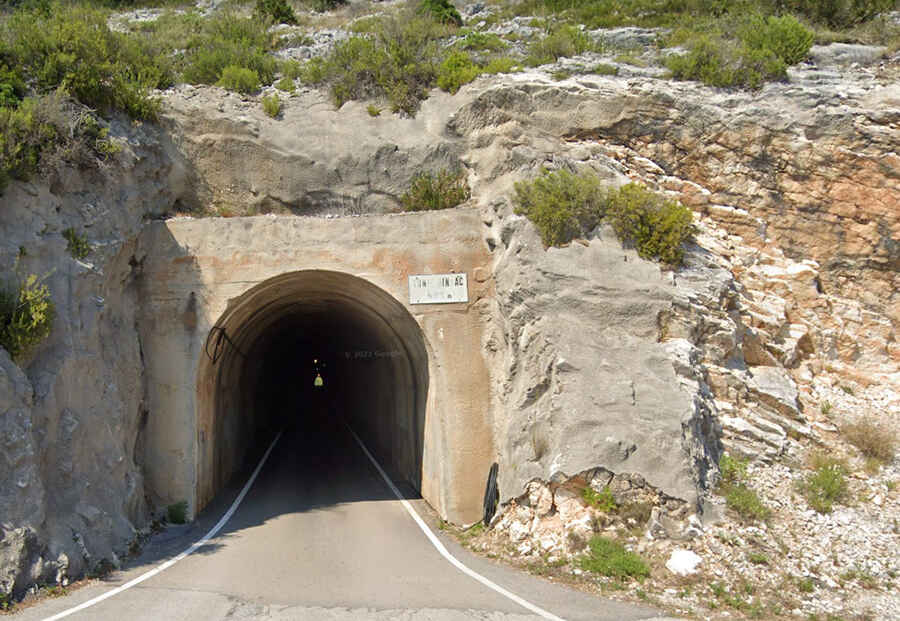 Tunnel Dingac