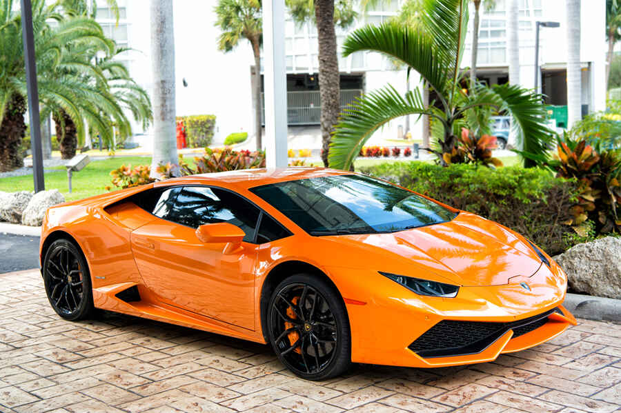 Surprising with Supercars: Can You Gift a Lamborghini Drive?