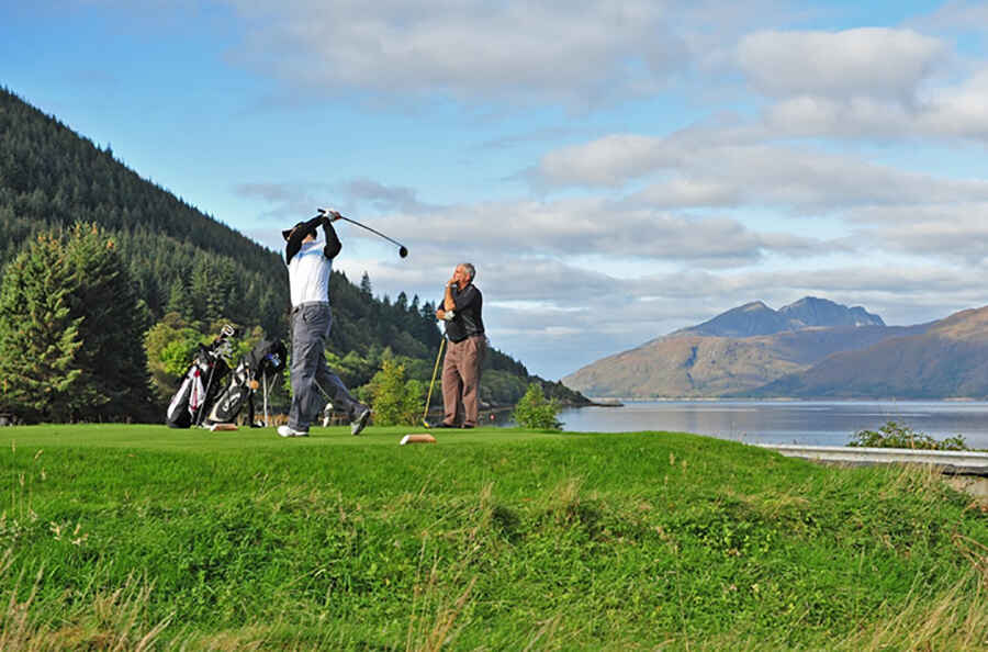 Taking a Golfing Road Trip: 6 Essential Tips to Help You