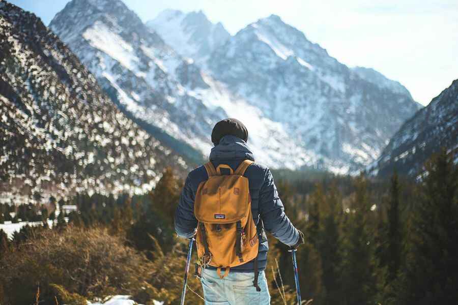 What are the benefits of going on a hiking trip?