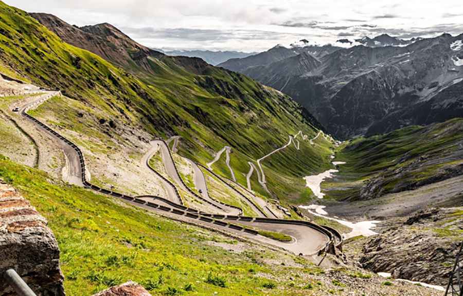 Dangerous Mountain Passes in Europe That Are Still Open to Tourists