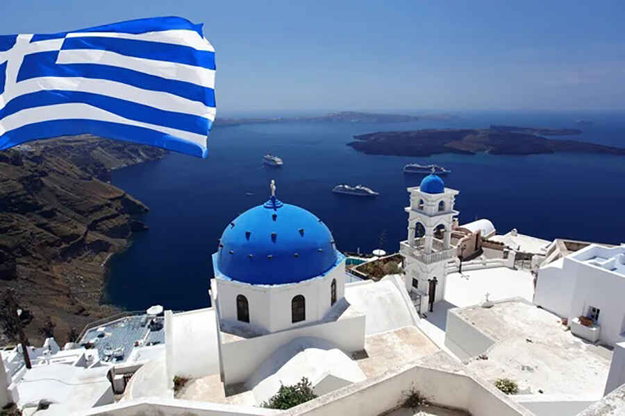 Greece: Digital Nomad's Guide to Making the Most of Your Time While There