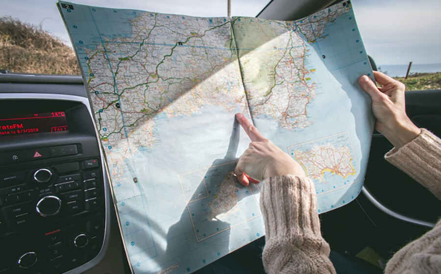 How to Stay Safe and Prepared During a Road Trip: Tips for Drivers