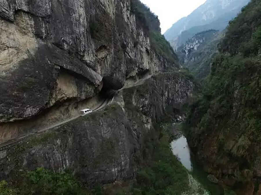 Gushuang Cliff Tunnel Road