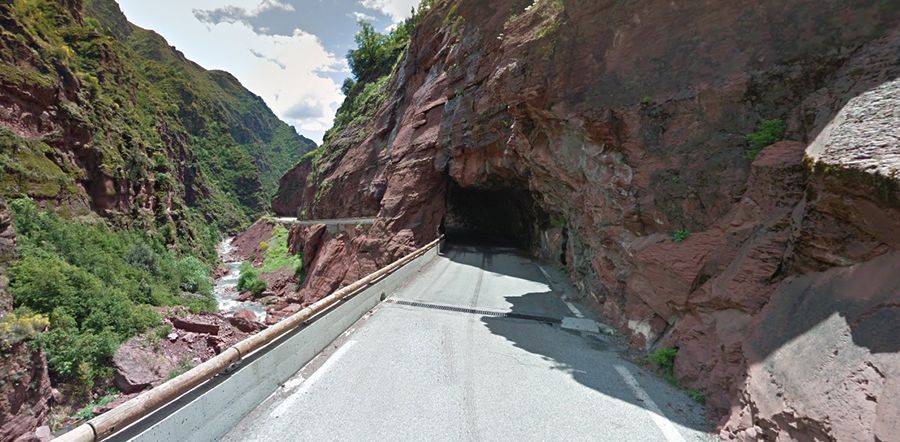 Red rock walls of the Gorges du Cians