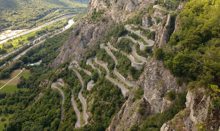 Col du Chaussy: Conquer 17 Breathtaking Alpine Hairpins on This