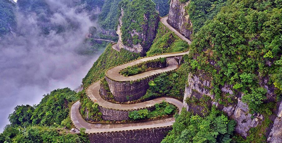 Tian Men Shan Big Gate is the road with 99 turns