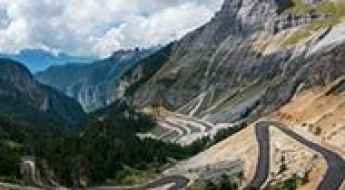 Balagezong Mountain Road
