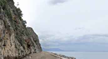 Alepochori-Psatha coastal road