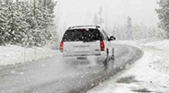 How Drivers Can Avoid Road Accidents in Winter on Snowy US Roads