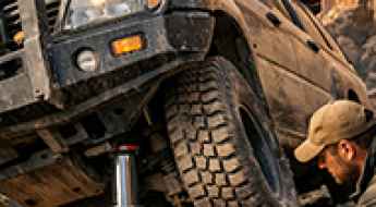 Recovery Hydraulics: Choosing Safe Lifting Solutions for Heavy Expedition Rigs