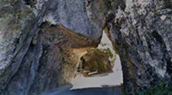 Pohara Natural Bridge