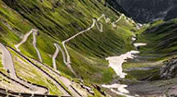 Dangerous Mountain Passes in Europe That Are Still Open to Tourists