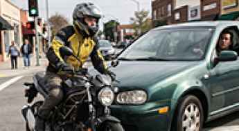 The Left-Turn Trap: How to Anticipate and Avoid Frequent Bike Wrecks