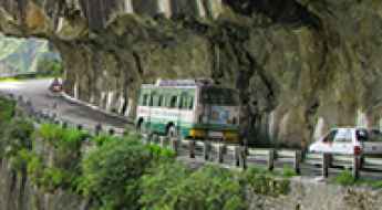 Who Is Liable for Car Accidents on Dangerous Roads?