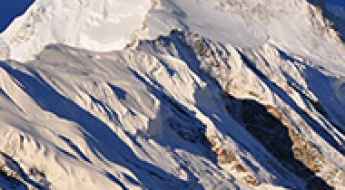 Manaslu vs Everest Base Camp Trek: A Comprehensive Comparison