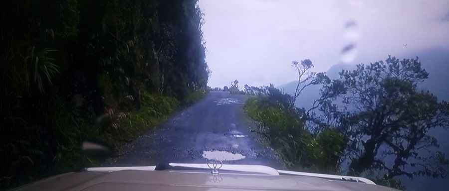 Quime-Sacambaya Valley road