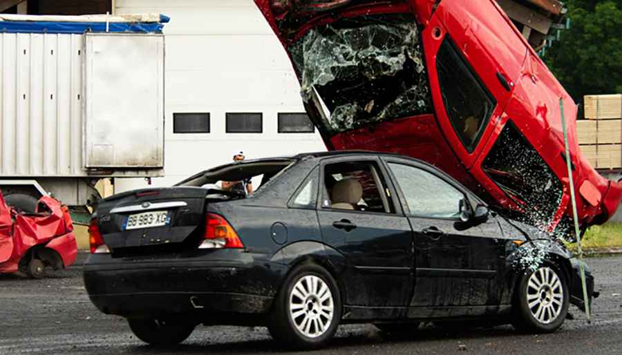 From Road Hazards to Collisions: 5 Risks Drivers Should Recognize