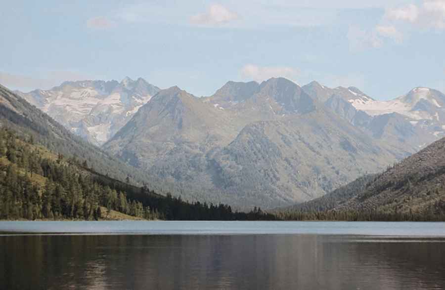 What Risk Factors Should Be Evaluated When Planning a Mountain Climb