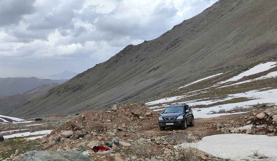 Kaputzhukh Pass