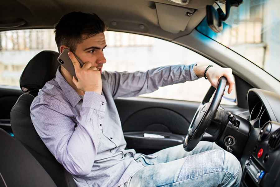 Measures Drivers Can Take to Avoid Getting Distracted While Driving