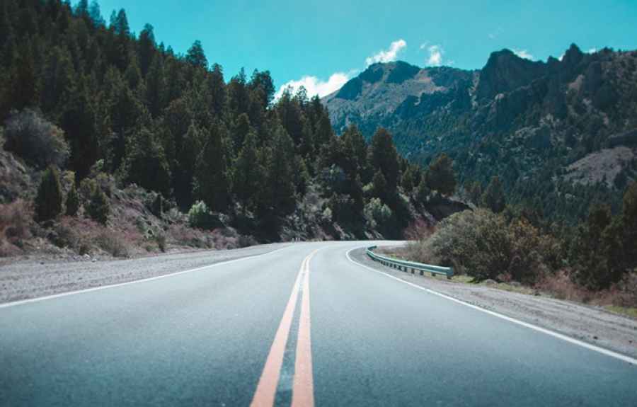 How to Choose the Right Vehicle for Mountain Road Adventures