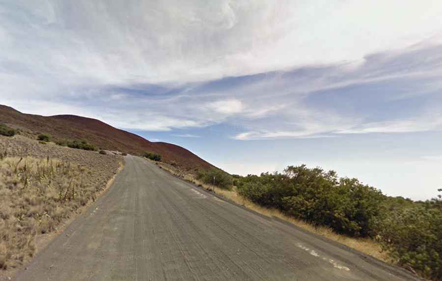 Mauna Kea Access Road: Hawaii's Steepest, Strangest Drive to the Clouds