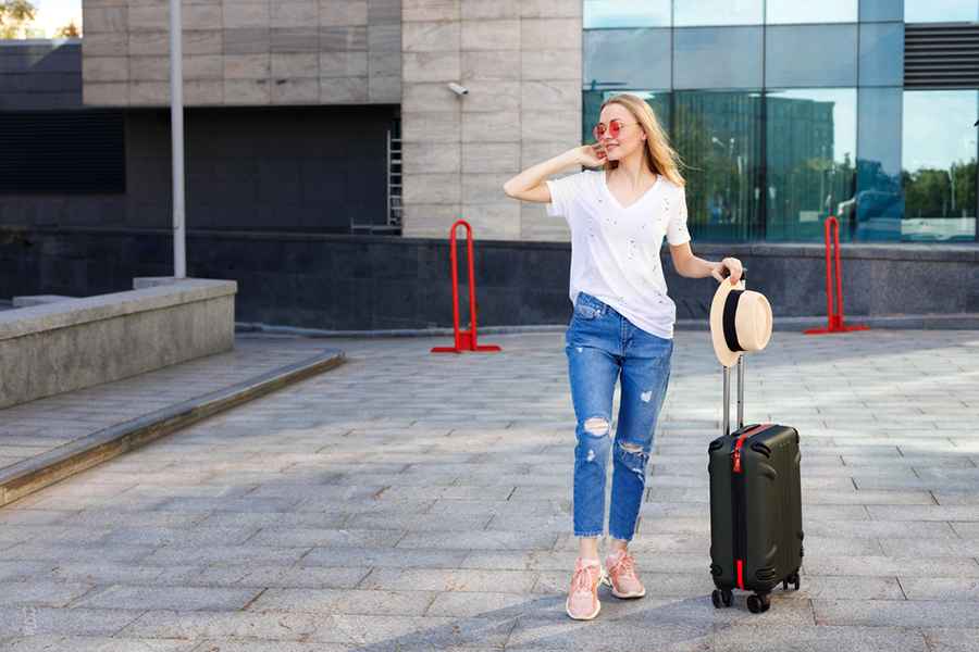 Best eSIM for Working Holidays and Long Stays Abroad