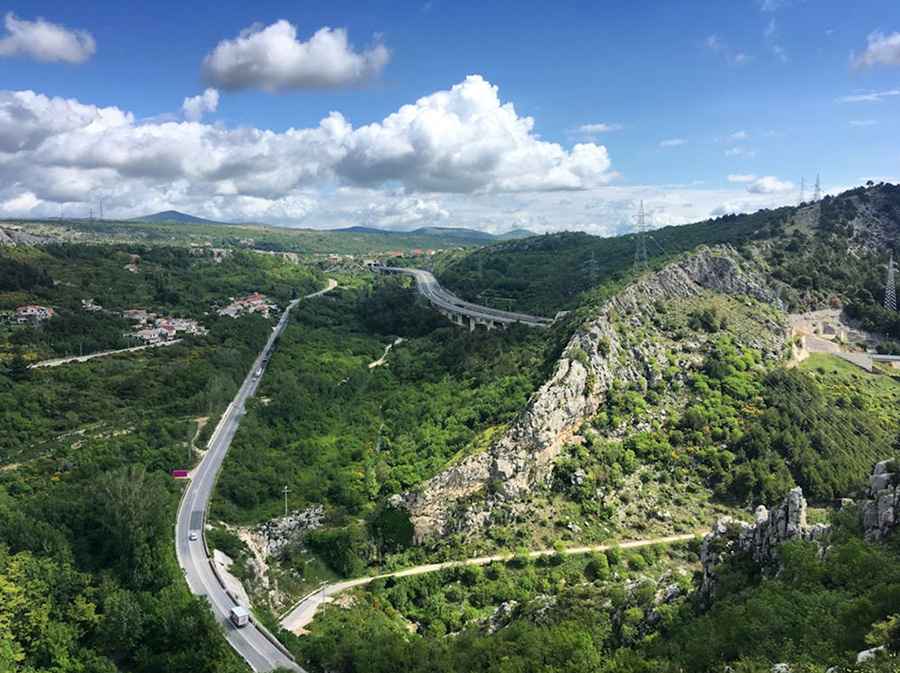What to Know Before Driving Through Mountain Roads or Rural Highways